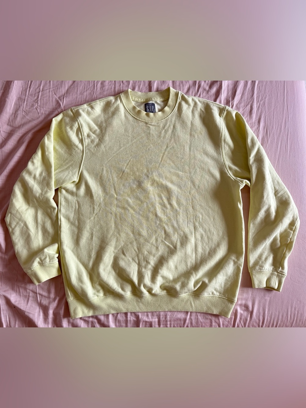 GAP Men’s Pale Yellow Crewneck Sweatshirt